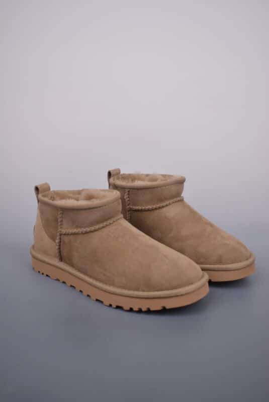 运动鞋, UGG, KD - UGG Classic Ultra Mini 羊毛一体迷你短靴 周冬雨同款 公司级版本 货号: 1116109J